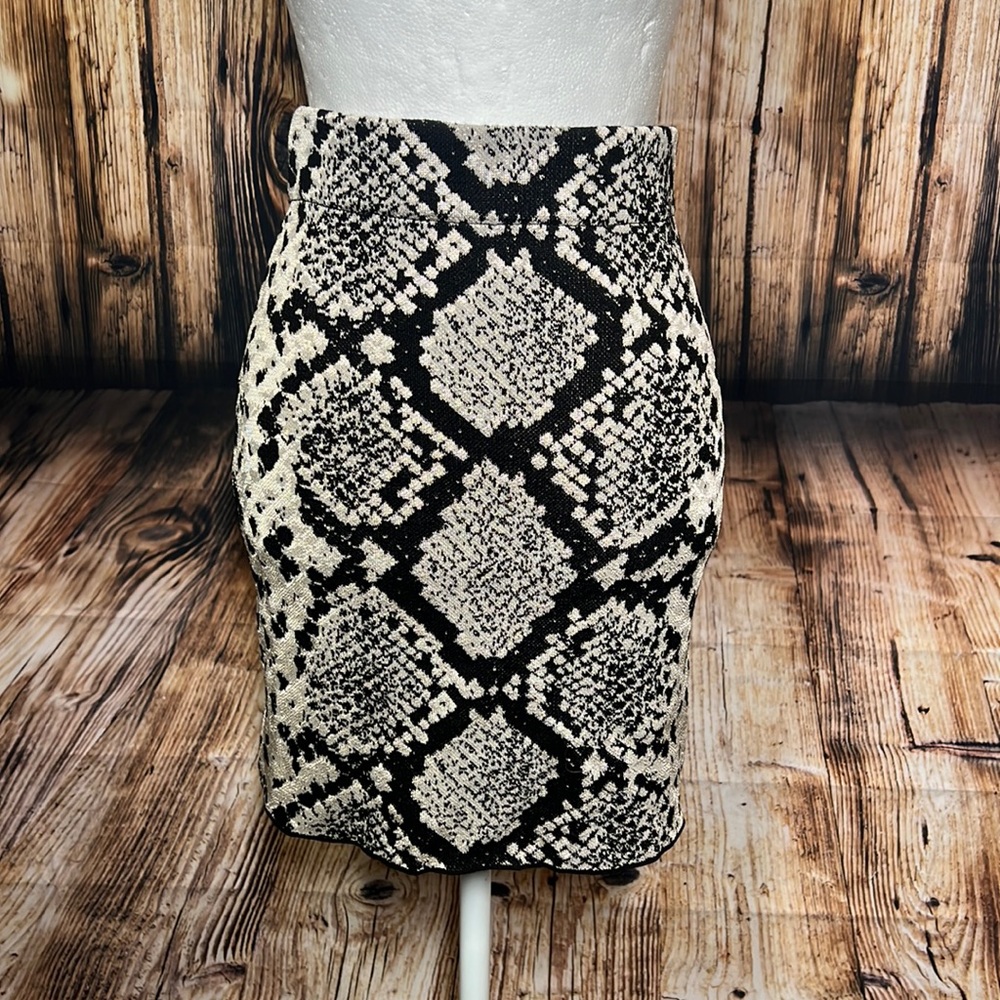 NWT🏷️ Zara snake print knit skirt sz S